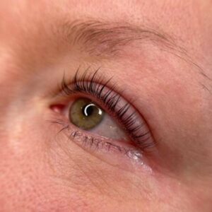 A close up of the eye of a person